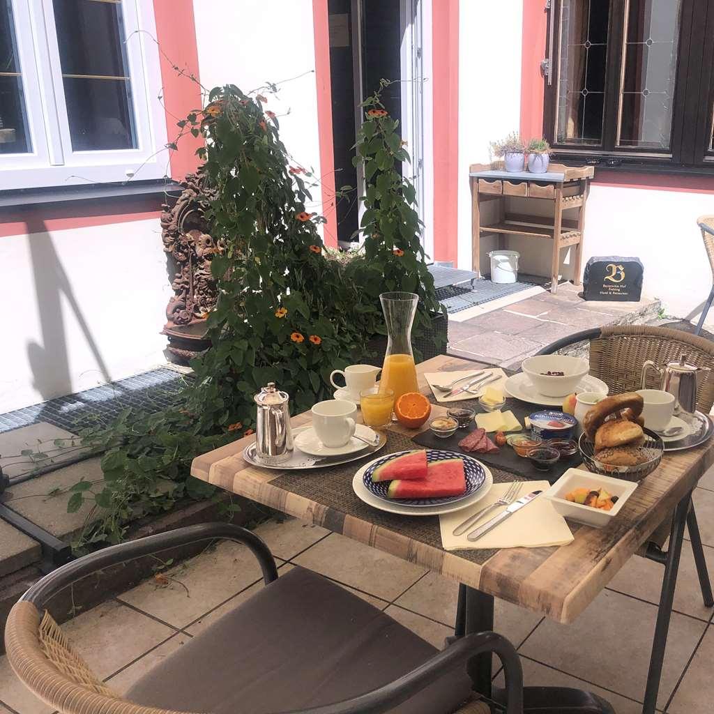 Bayerischer Hof Hotel 3*