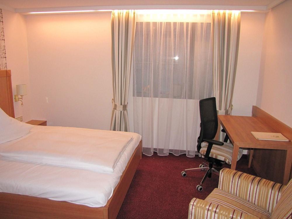 Отель Bayerischer Hof